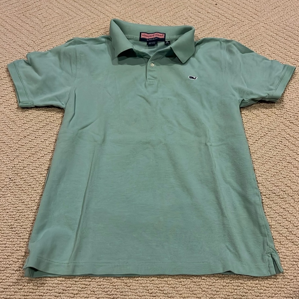 Boys Medium (12/14) Vineyard Vines short sleeve polo.